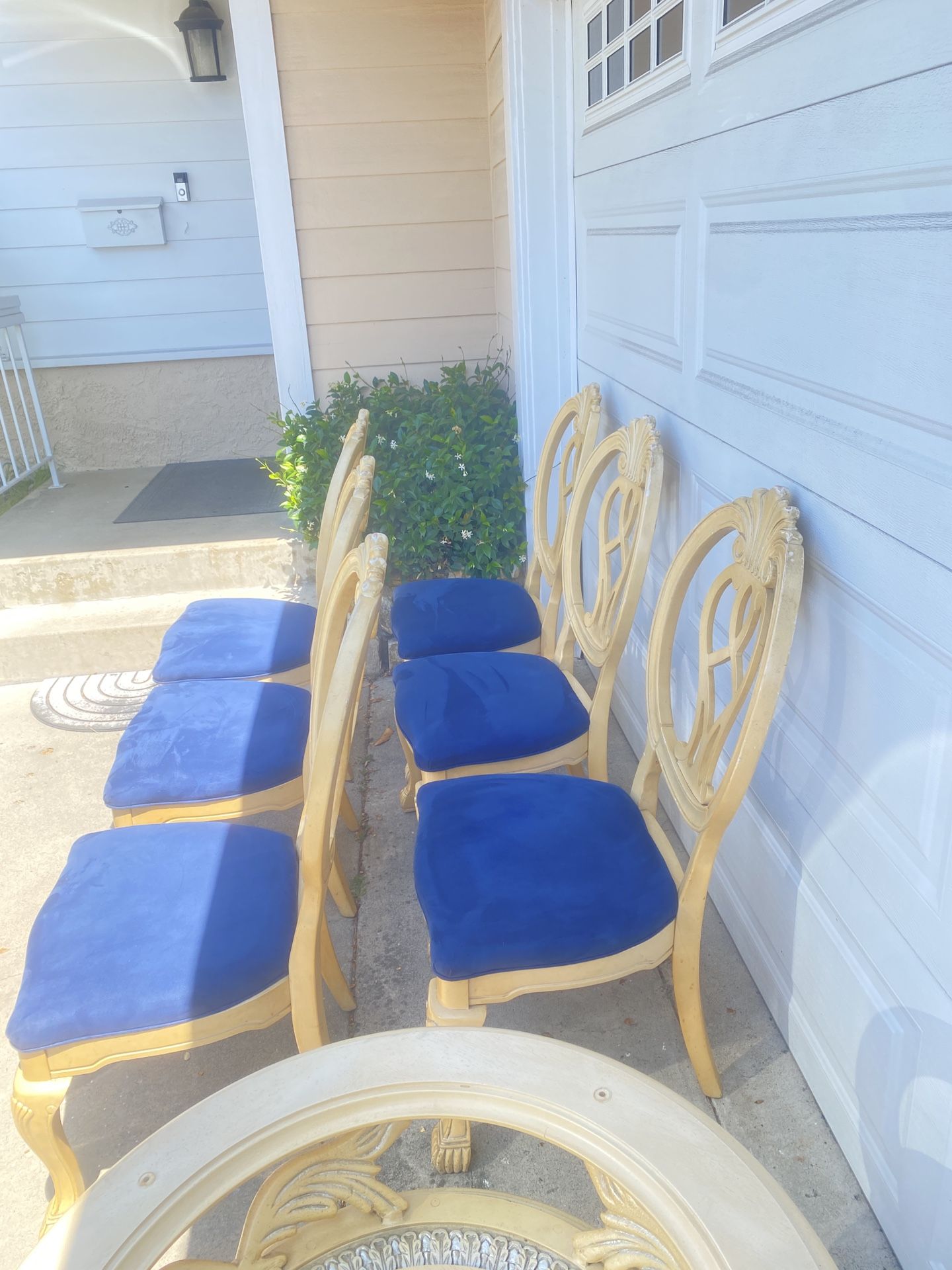 Old World Style Dining Table & 6 Chairs