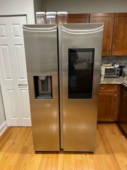 Samsung Smart Fridge (with screen)