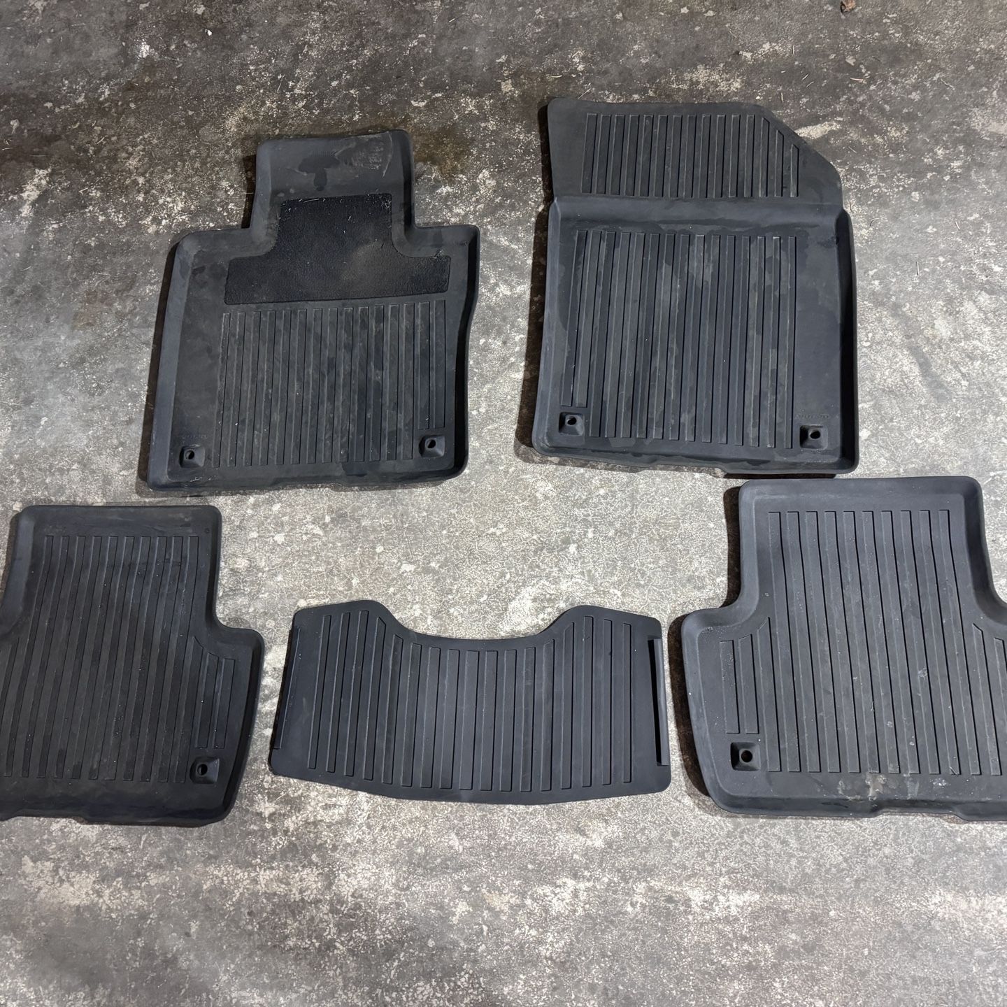 Volvo XC60 OEM Rubber Mats