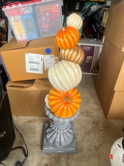 Harvest pumpkin statue decor