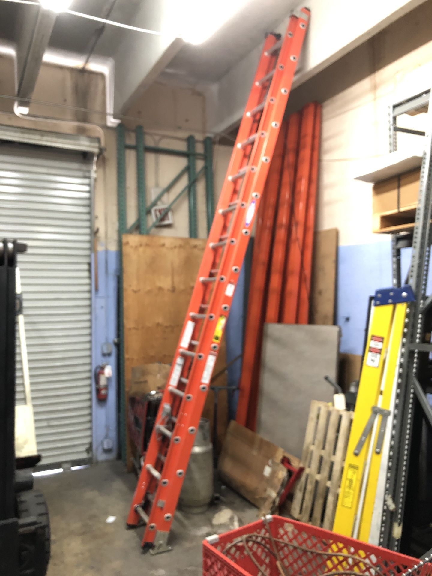 Werner D6228-2 28 ft Fiberglass Extension Ladder