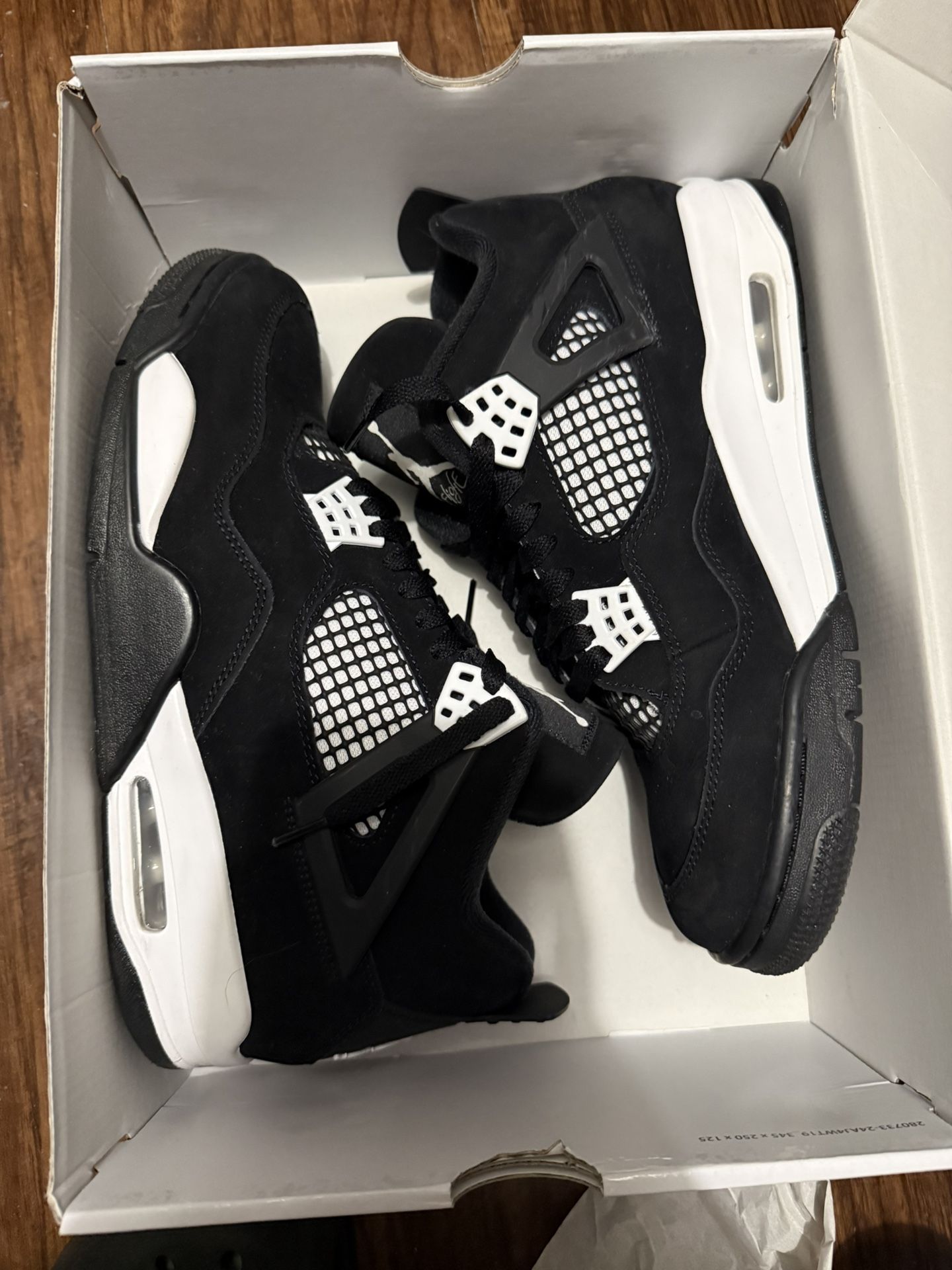 Jordan 4 White Thunder