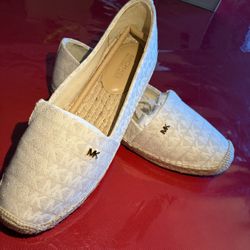 Michael Kors / Size 7