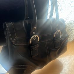 coach leather purse  👜 beautiful 