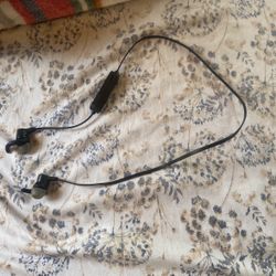 Earbuds 5$ Rarely Ever Used