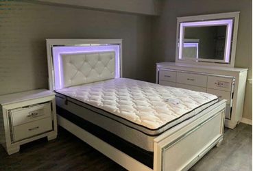 New 4-Piece Queen Bedroom Set