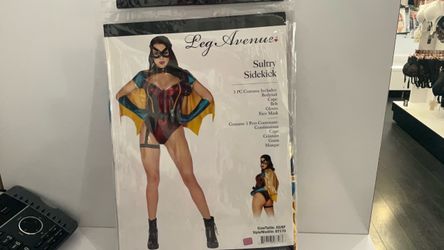 Sultry sidekick
