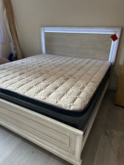 Queen Size Mattress Pillow Top new