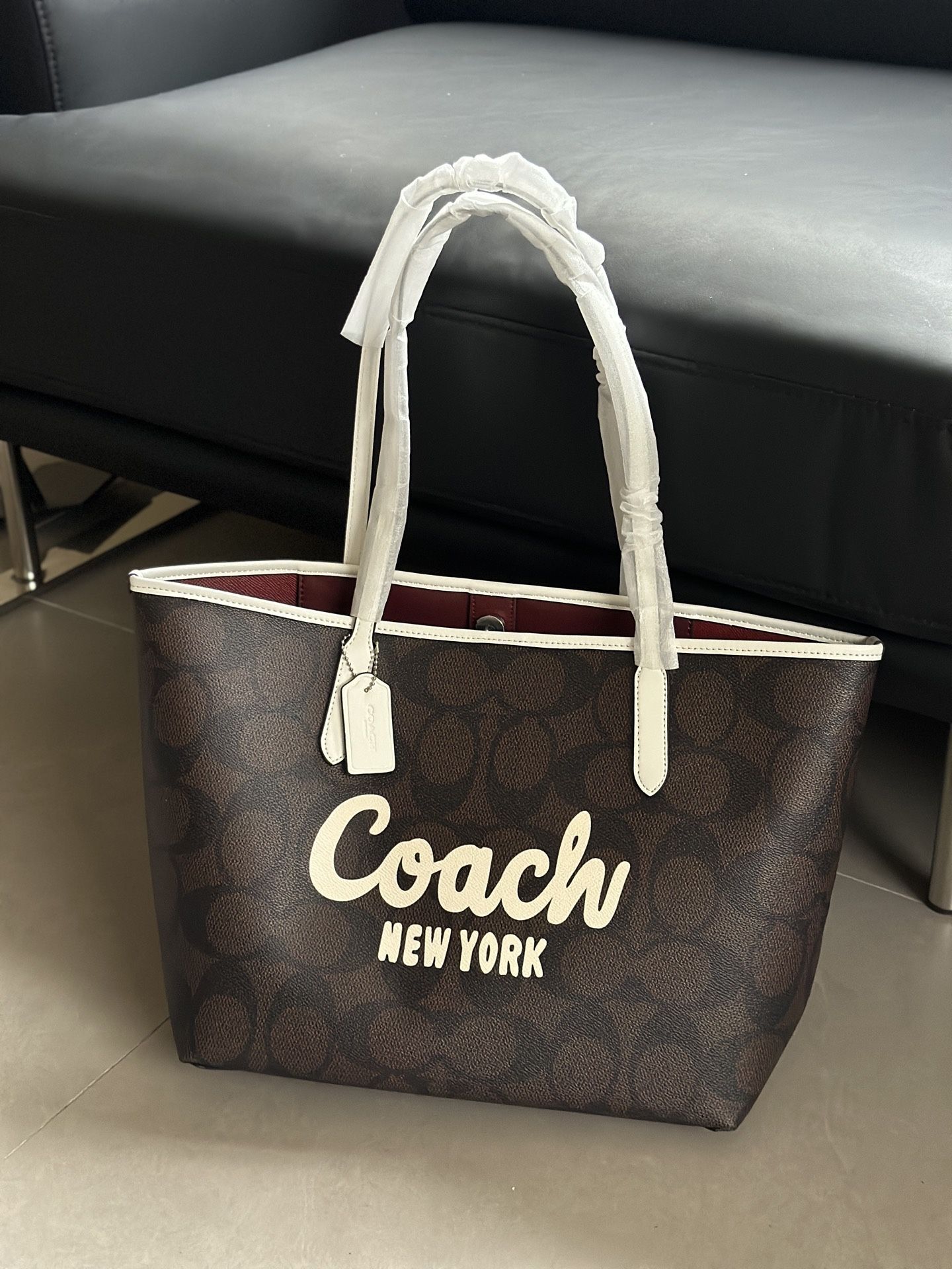 Tote bag