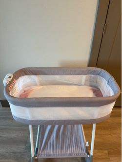 Simmons Kids Bedside Bassinet - Like New
