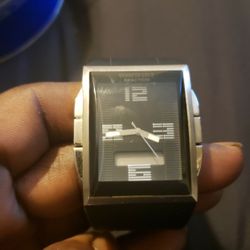 2 Watches..1 Kenneth Cole....1 Fossil Blue