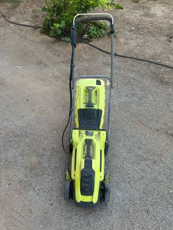 Electric lawnmower
