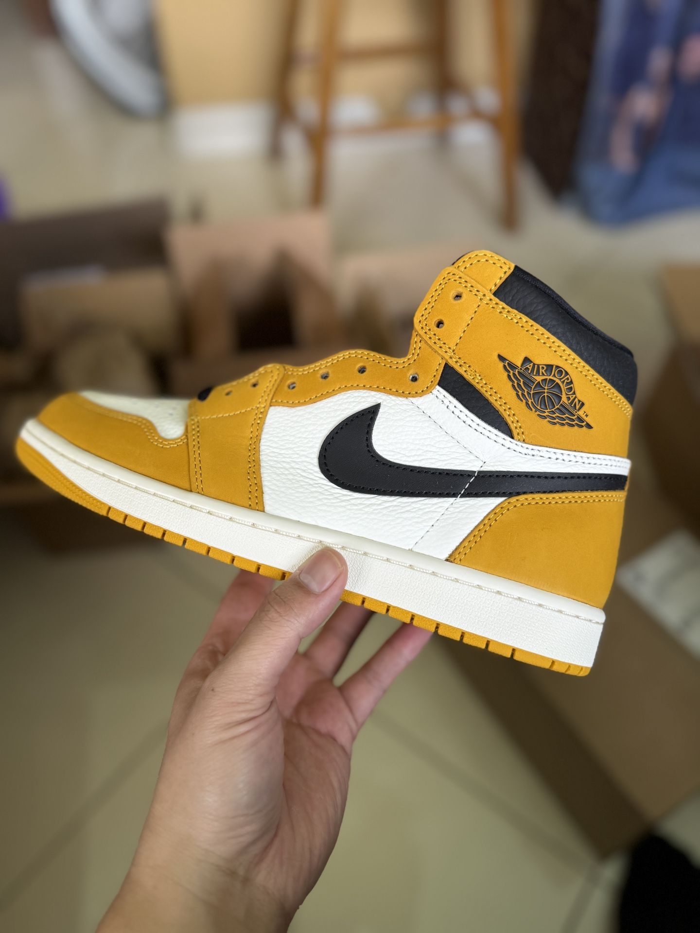 Jordan 1 High Yellow Ochre Sz 9.5 New