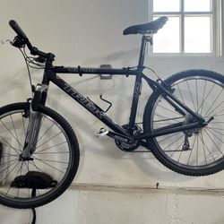 17.5 Inch Trek 6700 With Rockshox 