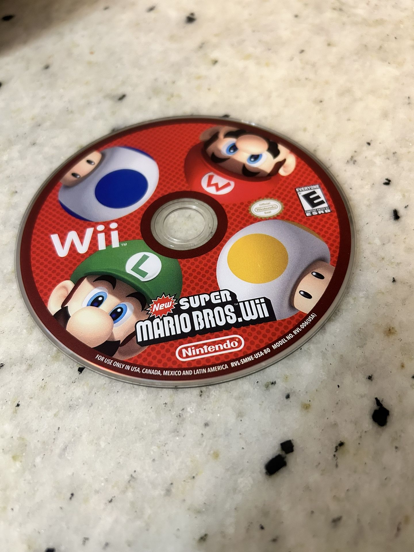 New Super Mario Bros. Wii (Nintendo Wii, 2009) Game Disc Only