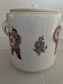 Chinese  Canister With A Lid To Keep Tea Leaves