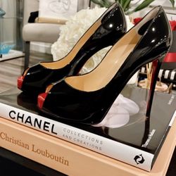 Christian Louboutin Privee authentic Size 37