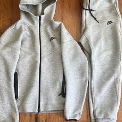Nike Tech Fleece