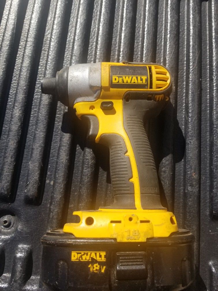 Dewalt 18v  Cordless Drill And 1 Battery 