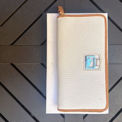 Dooney Bourke