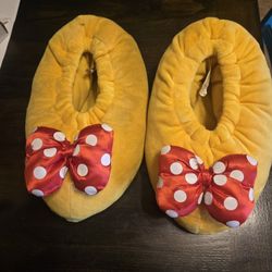 Yellow Minnie Mouse slippers with red bow, Size: M
