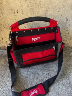 Milwaukee 15 inch pack out tote