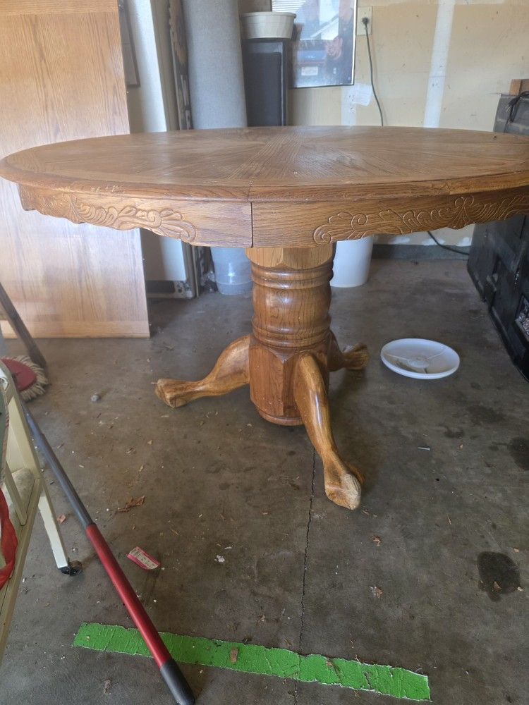 Round Table