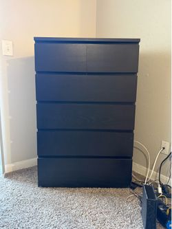 Modern Black 5-Drawer Dresser