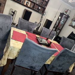 Dining Room Table With Chairs & Covers