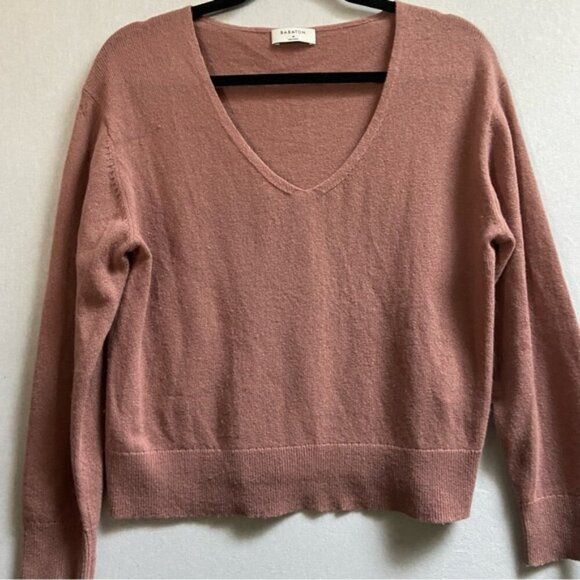 Babaton Aritzia wool cashmere v neck knit sweater Sz M