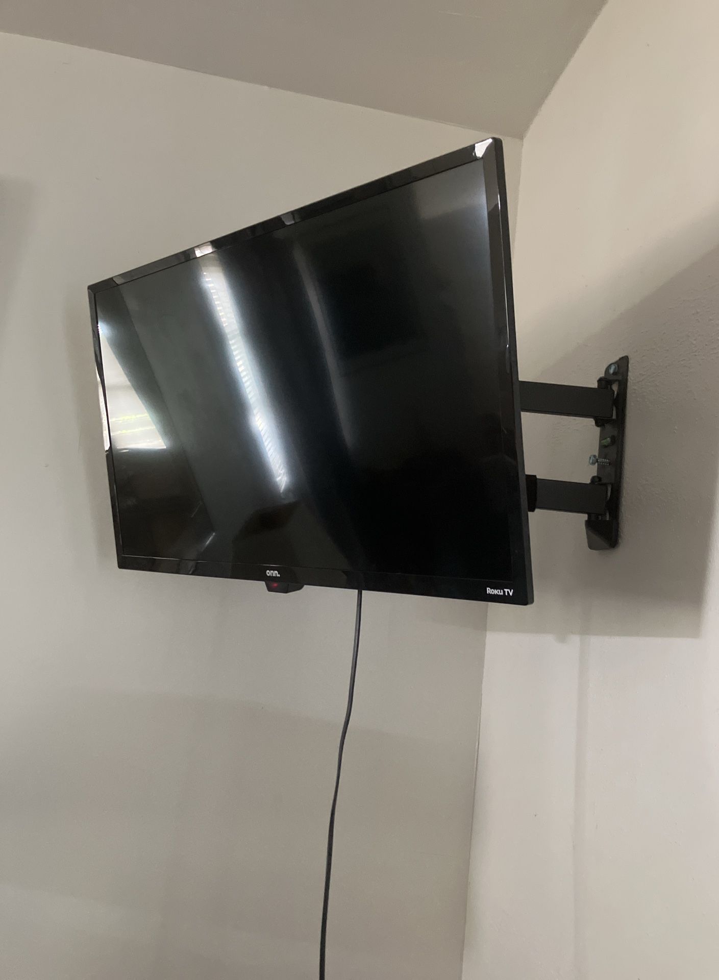 32 Inch Roku Tv With Remote And Tv Mount