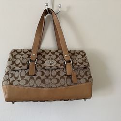 Preowned Coach Handbag For Sale 