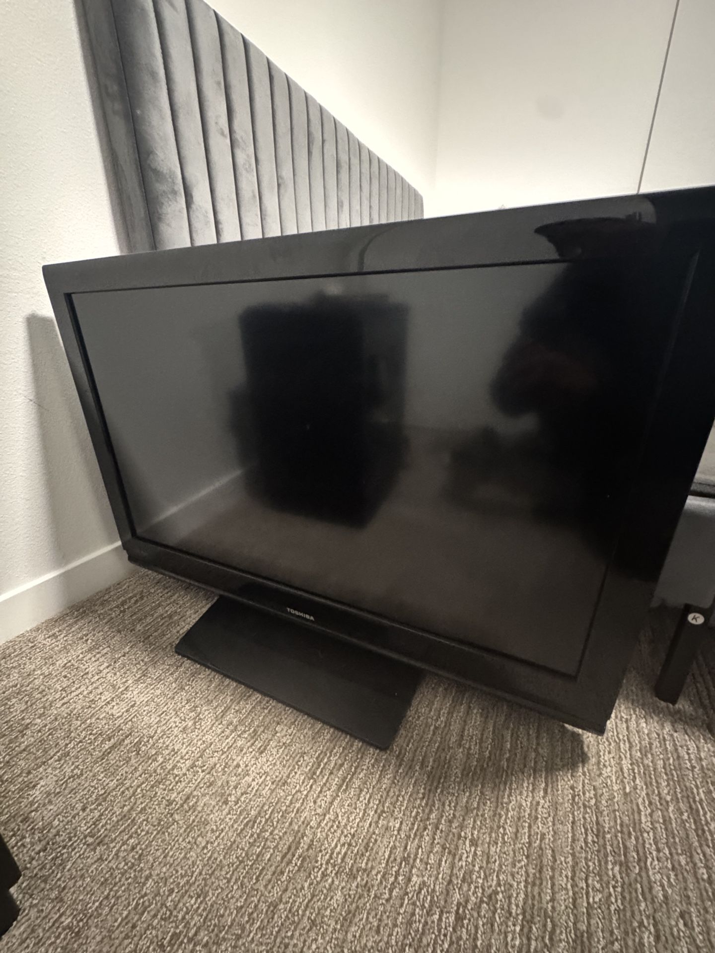 Toshiba Flat Screen