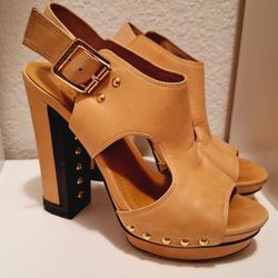 VINCE CAMUTO PLATFORM SHOES
