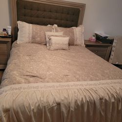 Bedroom Set With Dresser, 2 Nightstands, Mirror, & Bed
