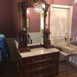 Beautiful 1870-90’s Victorian Dresser w/Marble Top  Excellent Condition !