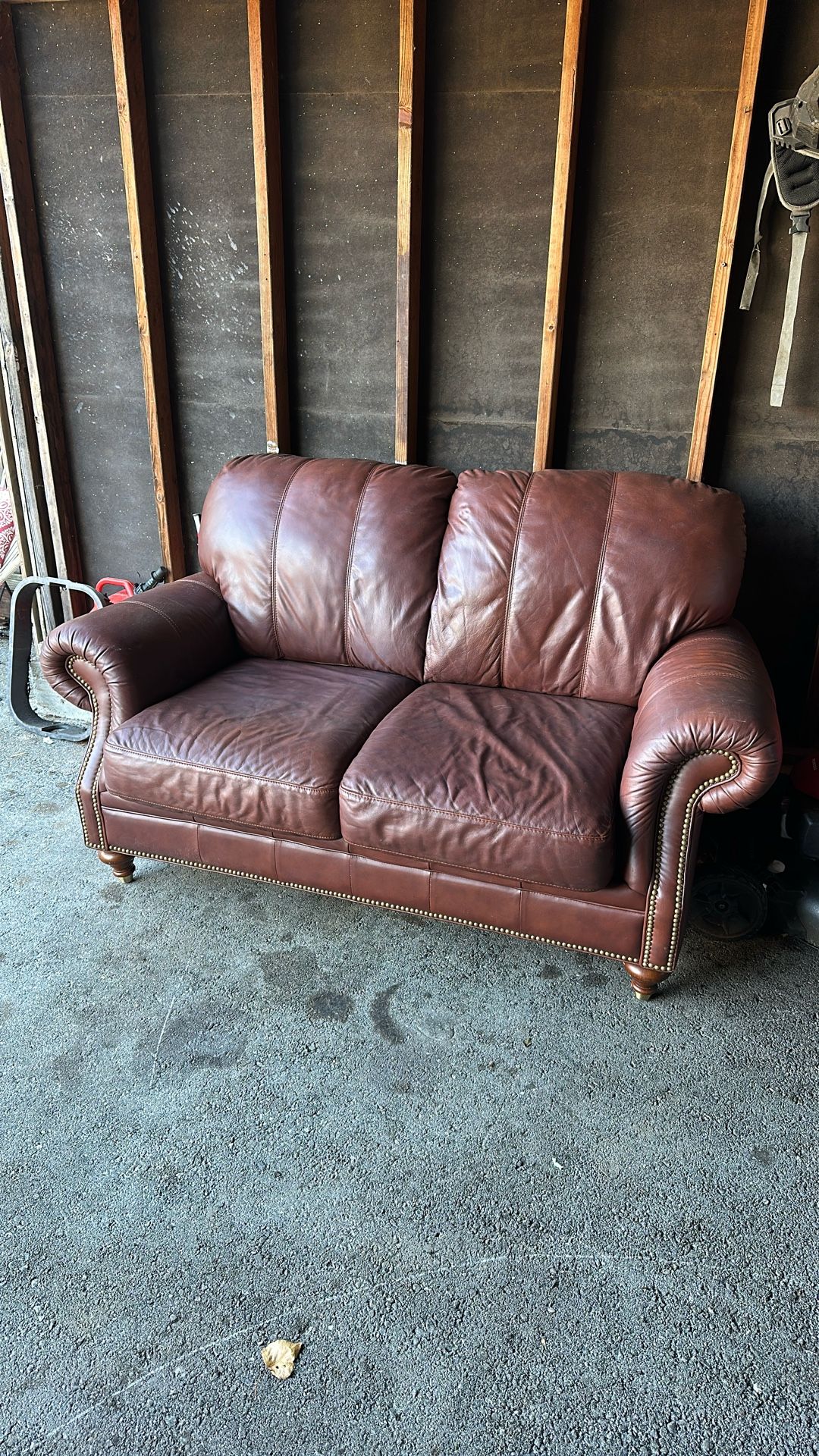 Brown/red Leather Sofa 