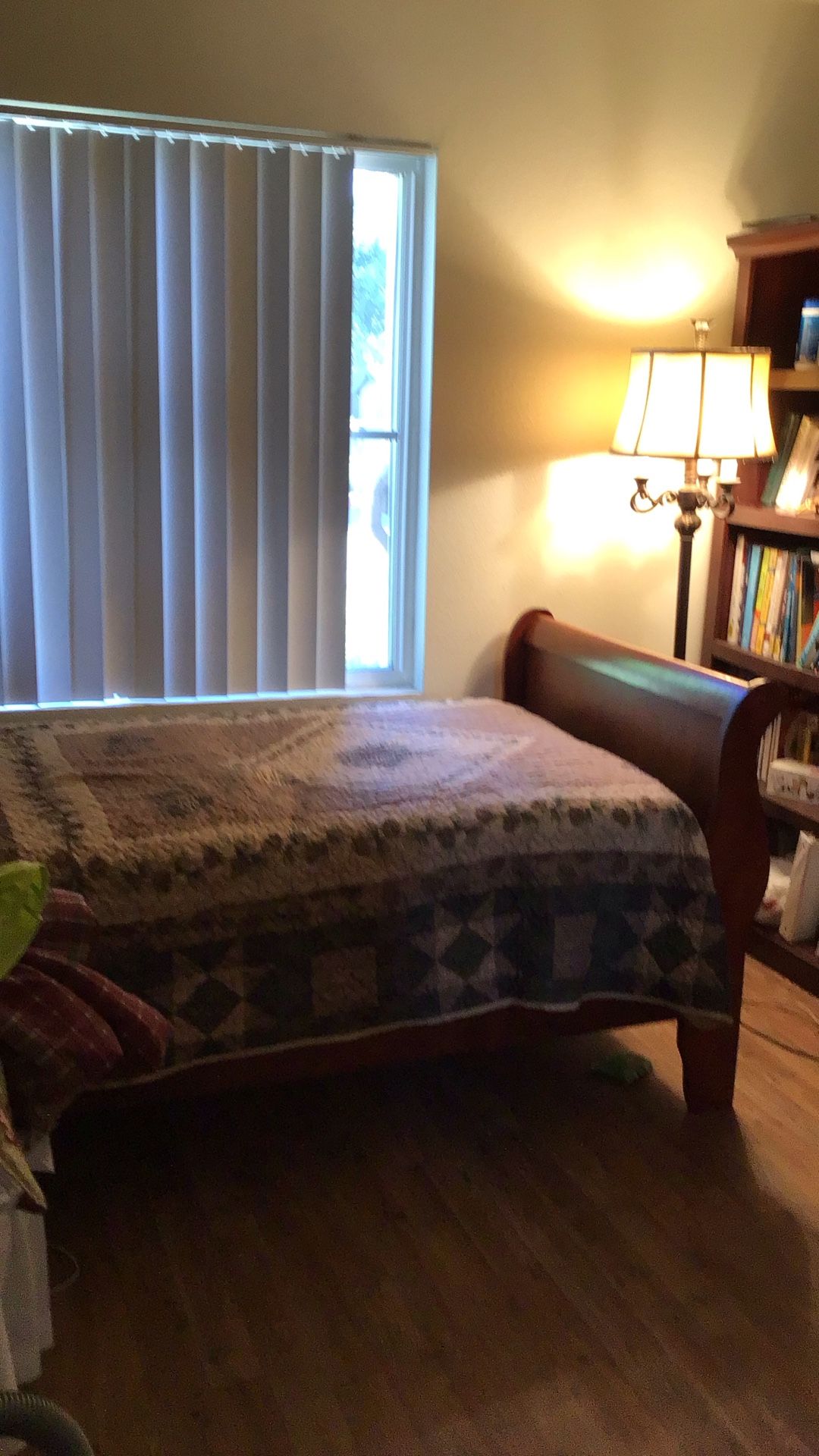 Twin Bed With Blanket &Sheet
