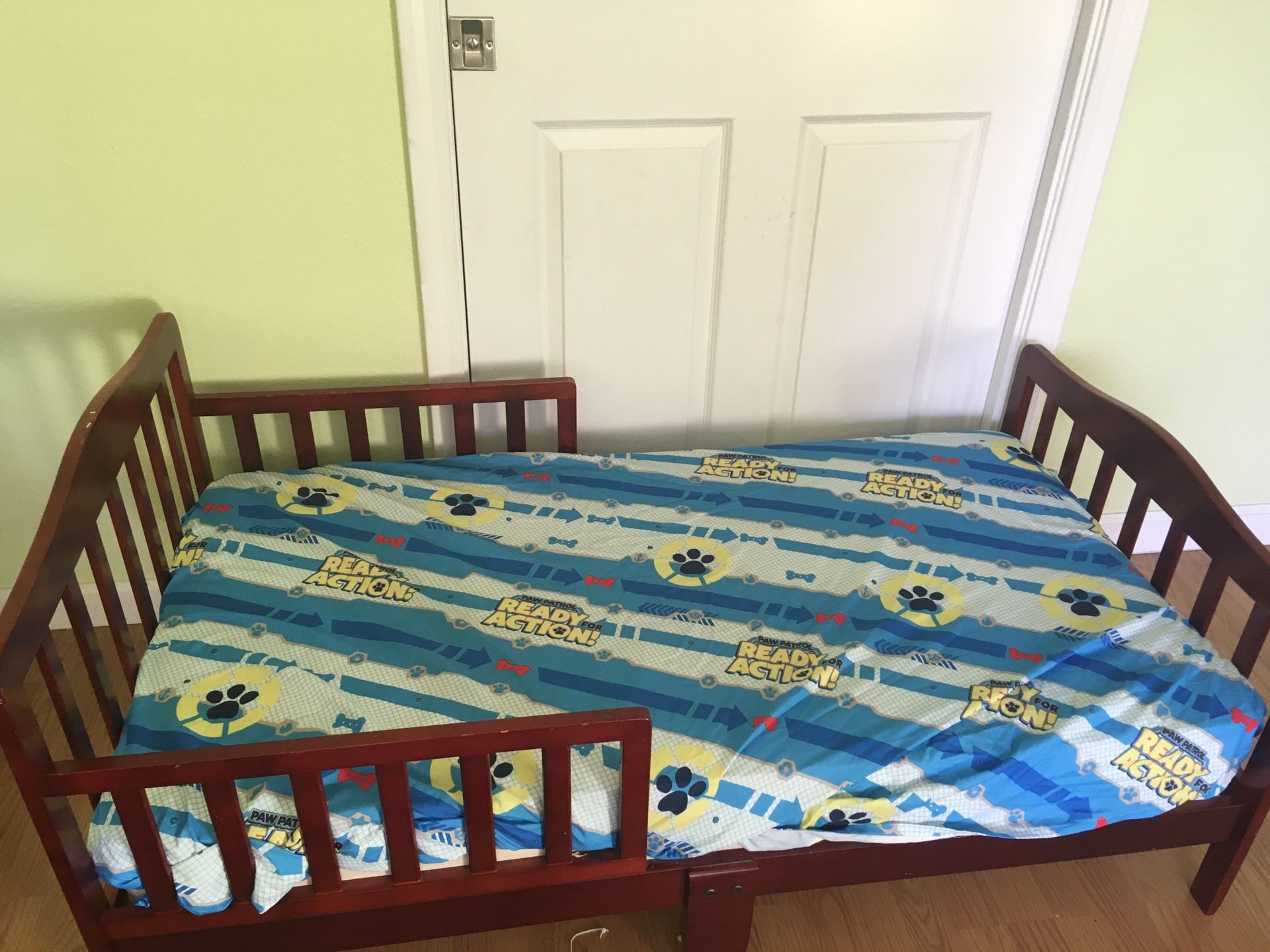 Toddler bed frame without mattress