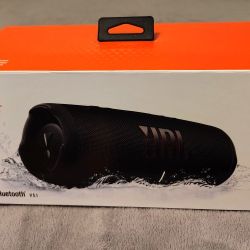 JBL Charge 5 Like New