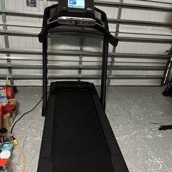 TREADMILL PROFORM PRO TRAINER 1000 Open Box  Assembled  Price originally 1199$