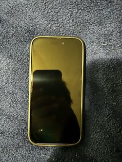 iPhone 15 pink