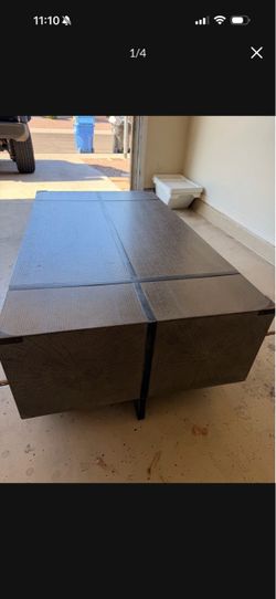Brown/grey coffee table