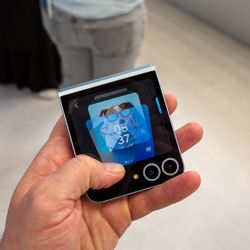 Samsung Galaxy Z Flip 6