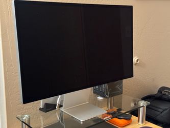 Apple Studio Display 27” – Excellent Condition
