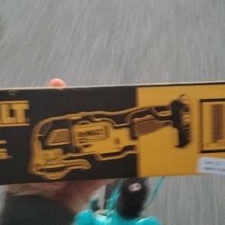 brand new multi tool DeWalt 
