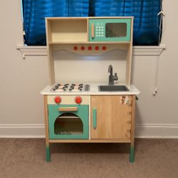 Toy Kitchen 