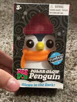 Original Needoh Glow in the Dark Pinguin