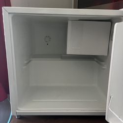Mini Fridge With Freezer 