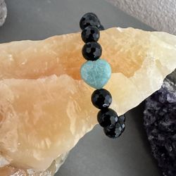 New, Beautiful Amazonite Faceted Heart With Faceted Black Onyx Bracelet. Jewelry Bag Included.